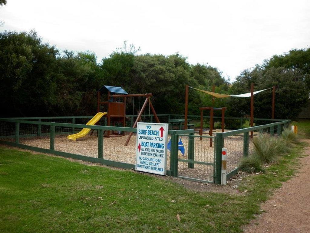 The Lakes Beachfront Holiday Park Lake Tyers Beach Екстер'єр фото