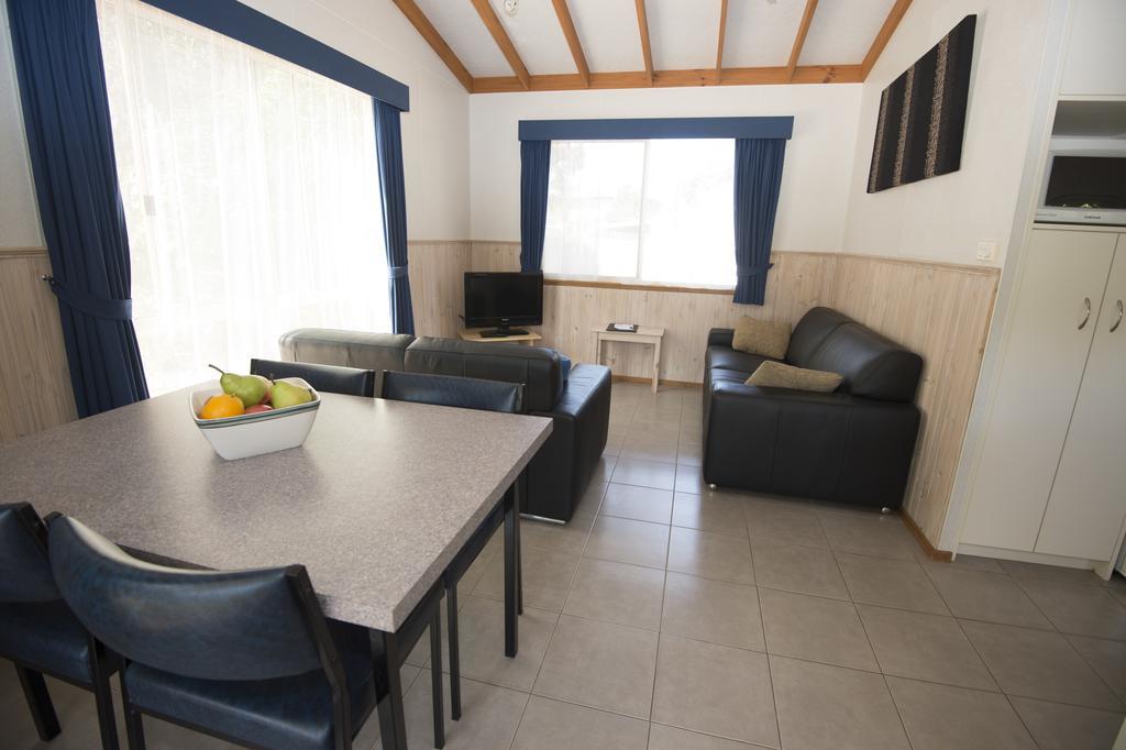 The Lakes Beachfront Holiday Park Lake Tyers Beach Екстер'єр фото